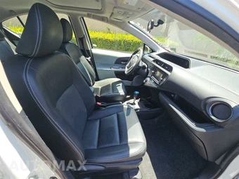 2012 Toyota Prius c Four - miniatura 8