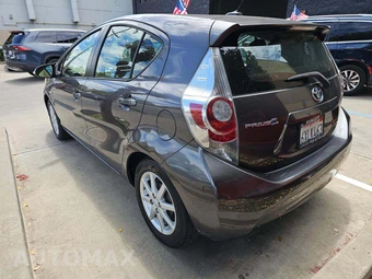 2012 Toyota Prius c Three – miniatura 2