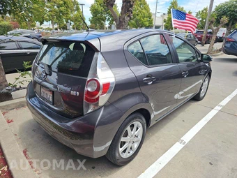 2012 Toyota Prius c Three – miniatura 3