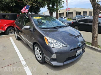 2012 Toyota Prius c Three – miniatura 4