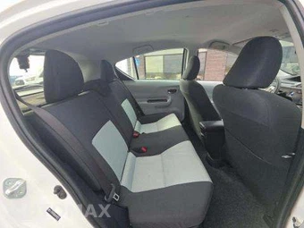 2012 Toyota Prius c Three – miniatura 16