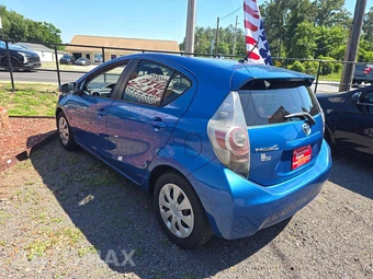 2012 Toyota Prius c Two – miniatura 2