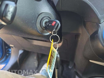 2012 Toyota Prius c Two – miniatura 8