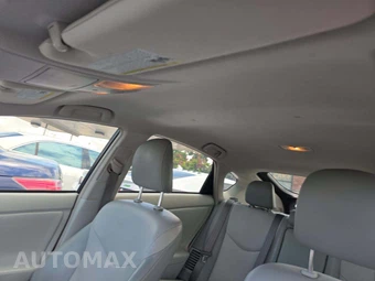 2012 Toyota Prius Four – miniatura 11