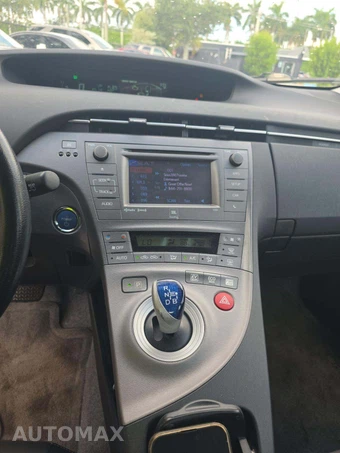 2012 Toyota Prius Four – miniatura 10