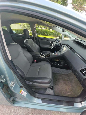 2012 Toyota Prius Four – miniatura 18