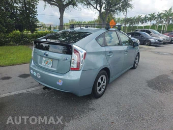 2012 Toyota Prius Four – miniatura 3