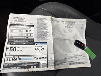 2012 Toyota Prius Three - miniatura 18