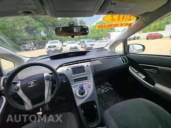 2012 Toyota Prius Three – miniatura 10