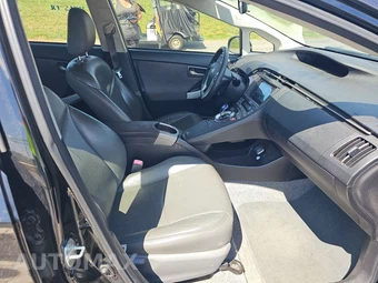2012 Toyota Prius Three – miniatura 8