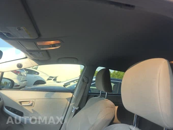 2012 Toyota Prius Three – miniatura 17