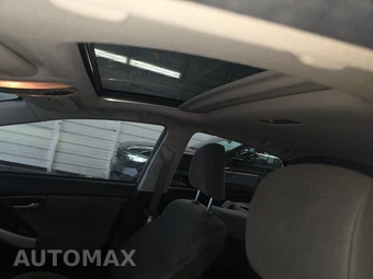 2012 Toyota Prius Three - miniatura 16