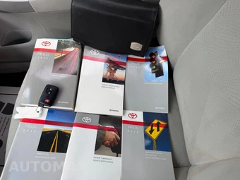2012 Toyota Prius Three – miniatura 18