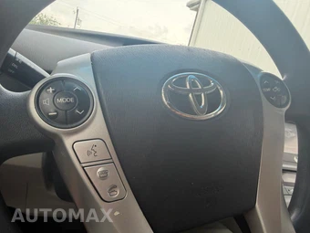 2012 Toyota Prius Three – miniatura 22