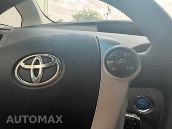2012 Toyota Prius Three – miniatura 23