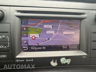 2012 Toyota Prius Three – miniatura 25