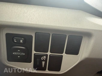 2012 Toyota Prius Three – miniatura 30