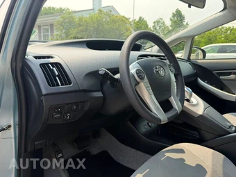2012 Toyota Prius Three – miniatura 10