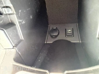 2012 Toyota Prius Three – miniatura 39