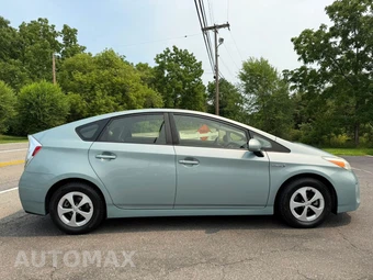 2012 Toyota Prius Three – miniatura 7