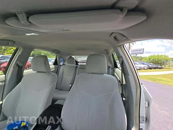 2012 Toyota Prius Three – miniatura 11