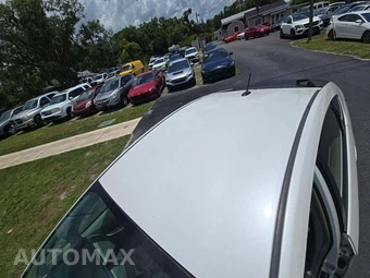 2012 Toyota Prius Three – miniatura 12