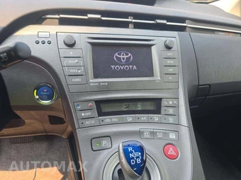 2012 Toyota Prius Three - miniatura 10