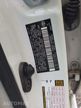 2012 Toyota Prius Three - miniatura 14