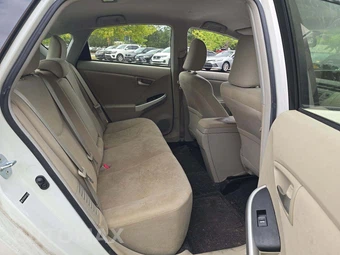 2012 Toyota Prius Three - miniatura 15