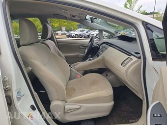 2012 Toyota Prius Three - miniatura 7