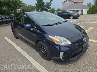 2012 Toyota Prius Two - miniatura 3