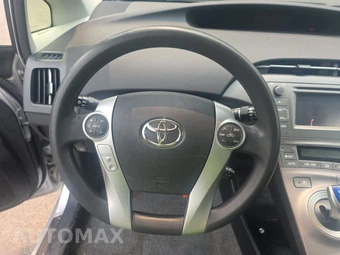 2012 Toyota Prius Two – miniatura 10