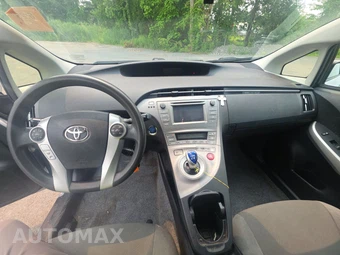 2012 Toyota Prius Two – miniatura 11
