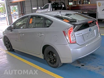2012 Toyota Prius Two – miniatura 6