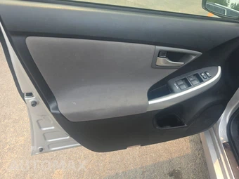 2012 Toyota Prius Two – miniatura 9