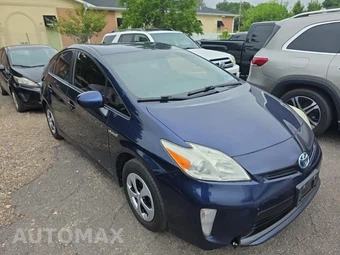2012 Toyota Prius Two – miniatura 3