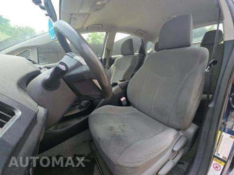 2012 Toyota Prius Two – miniatura 6