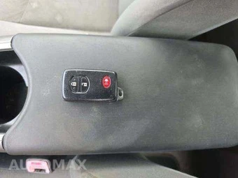 2012 Toyota Prius Two – miniatura 8