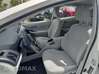 2012 Toyota Prius Two – miniatura 3