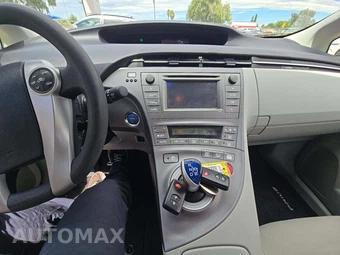 2012 Toyota Prius Two – miniatura 7