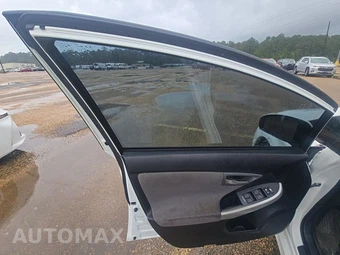 2012 Toyota Prius Two - miniatura 11