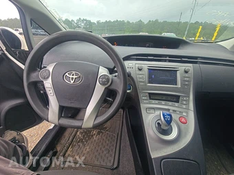 2012 Toyota Prius Two - miniatura 13