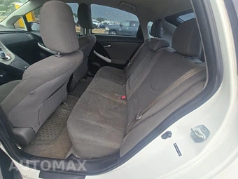 2012 Toyota Prius Two - miniatura 15