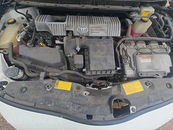 2012 Toyota Prius Two - miniatura 17