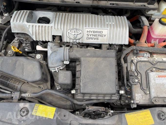 2012 Toyota Prius Two - miniatura 10