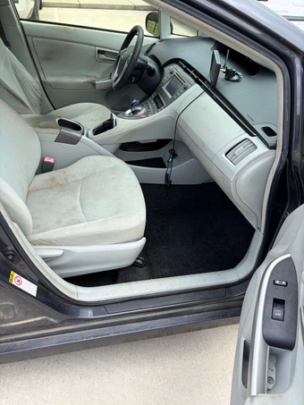 2012 Toyota Prius Two - miniatura 14