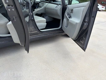 2012 Toyota Prius Two - miniatura 16
