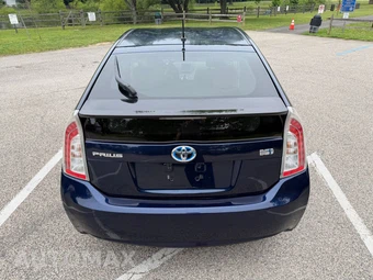 2012 Toyota Prius Two - miniatura 12