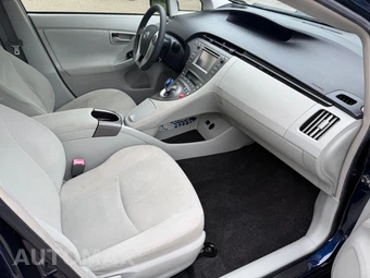 2012 Toyota Prius Two - miniatura 17