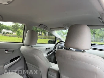 2012 Toyota Prius Two - miniatura 20